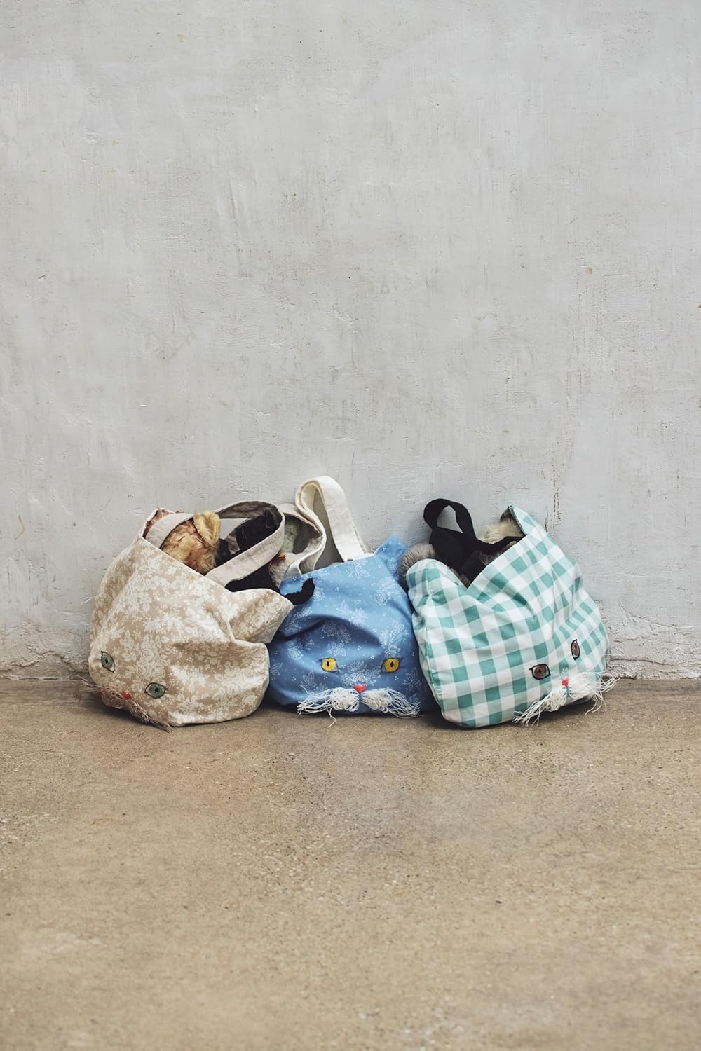 Cat Bags and Small Accessories Made with Linen  - Japanese Craft Book