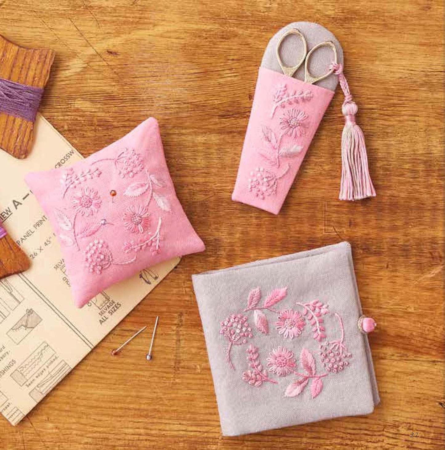 Beautiful Botanical Embroidery Desings using Variegated Threads - Japanese Craft Book