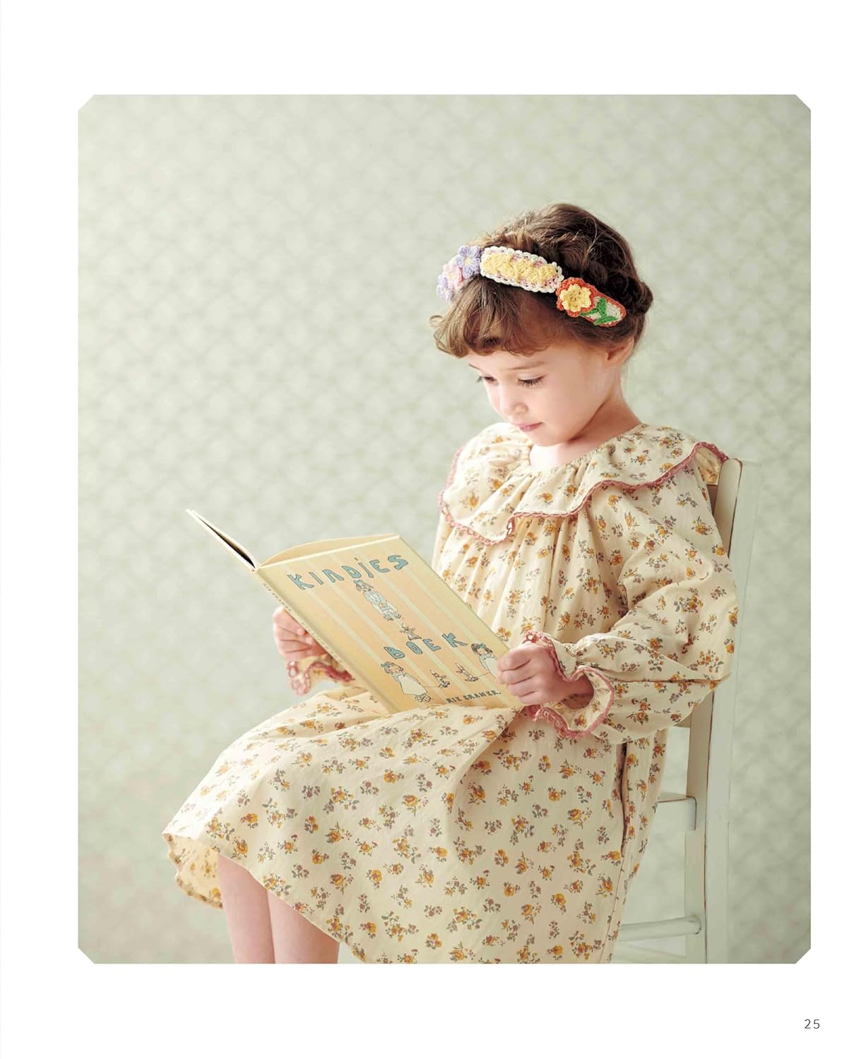 Sweet Crochet Hair Accessories for Girls - Japanese Craft Book