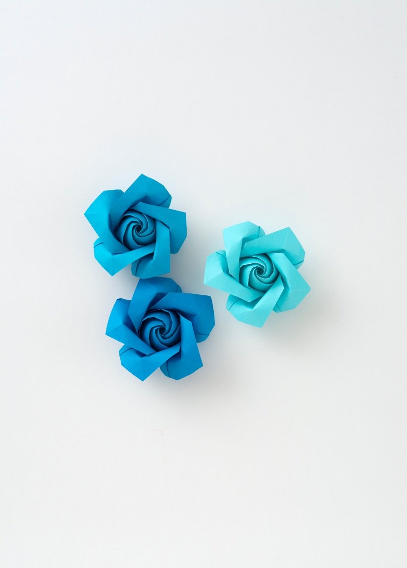 Beautiful Origami Roses - Japanese Craft Book