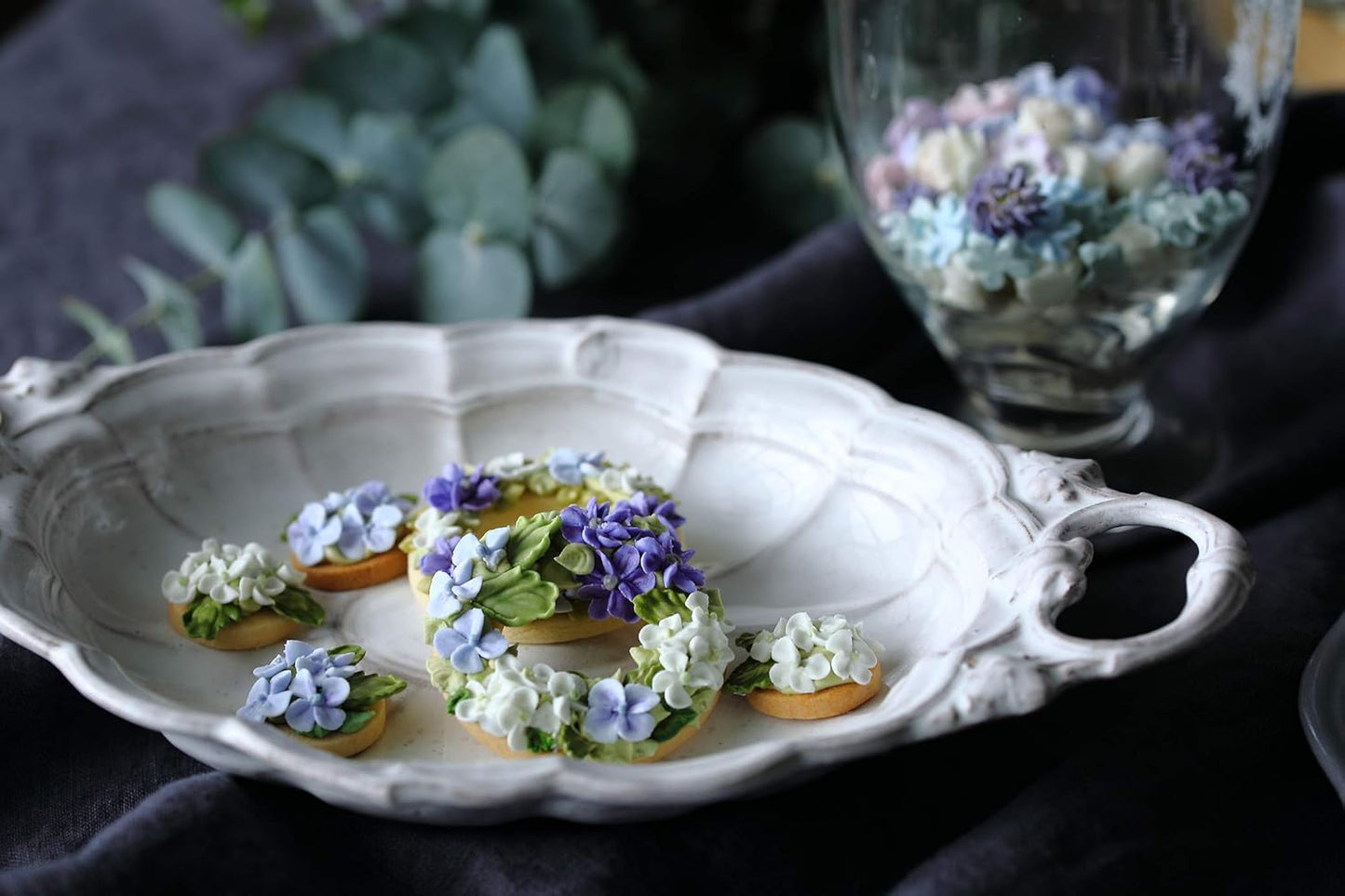 Royal Icing Flowers - Japanese Craft Cooking Book