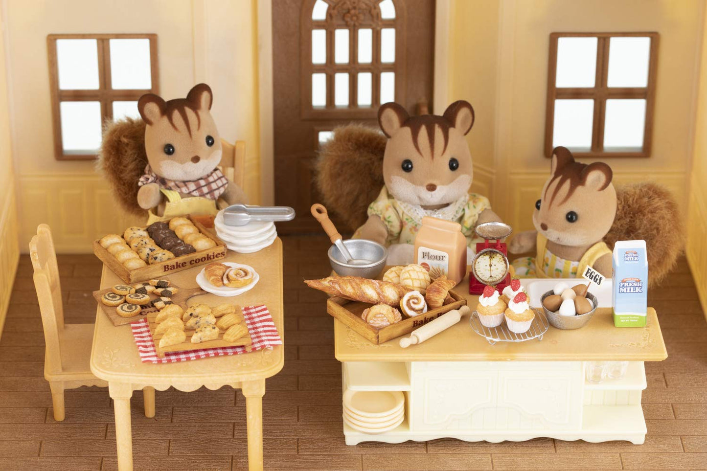Sylvanian Families Fun Life with Nice House, Furniture and Miniature Foods  - Japanese Craft Book