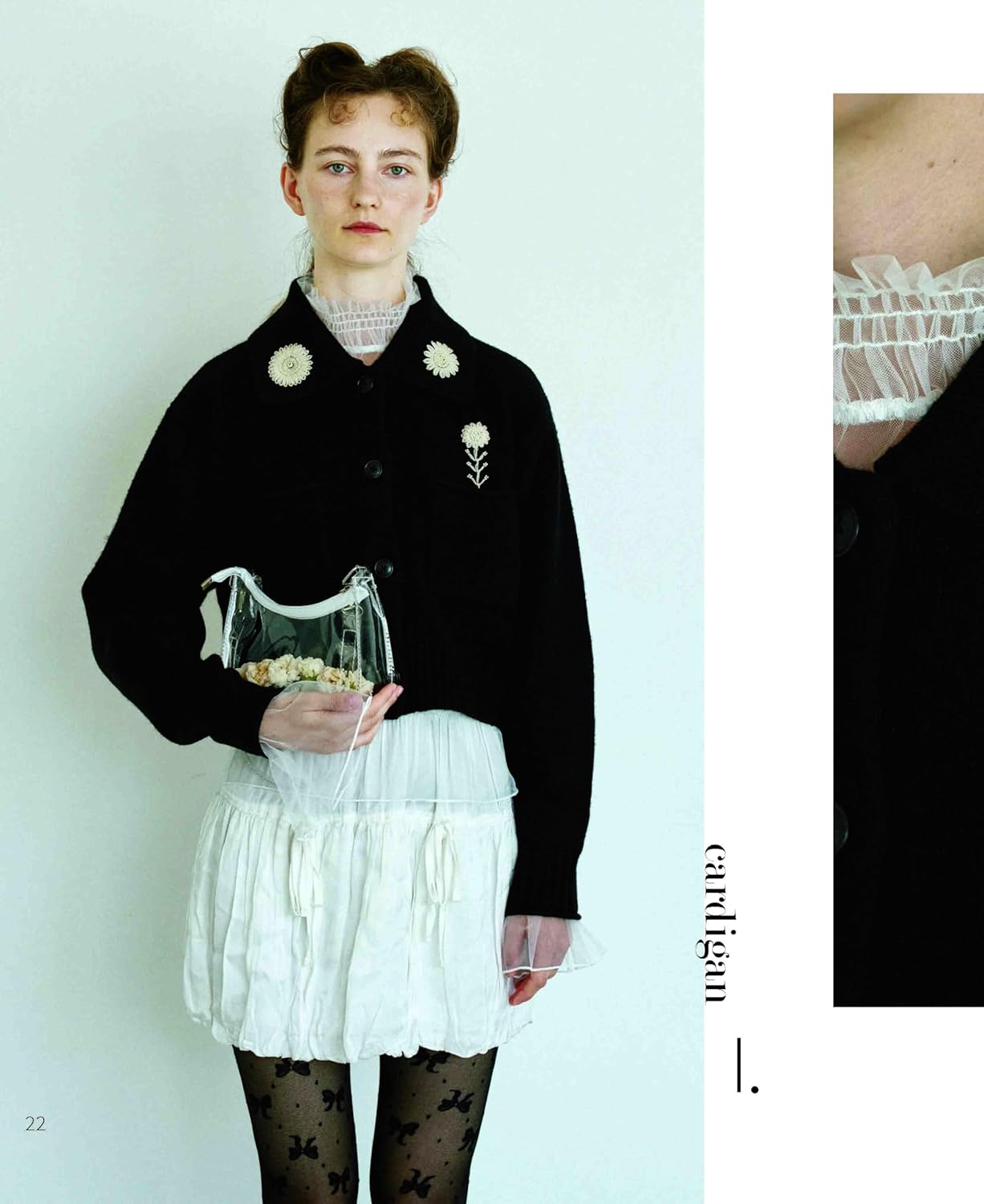 Flowers in Wool Embroidery : 50 Stitches for Knitwear - Japanese Craft Book