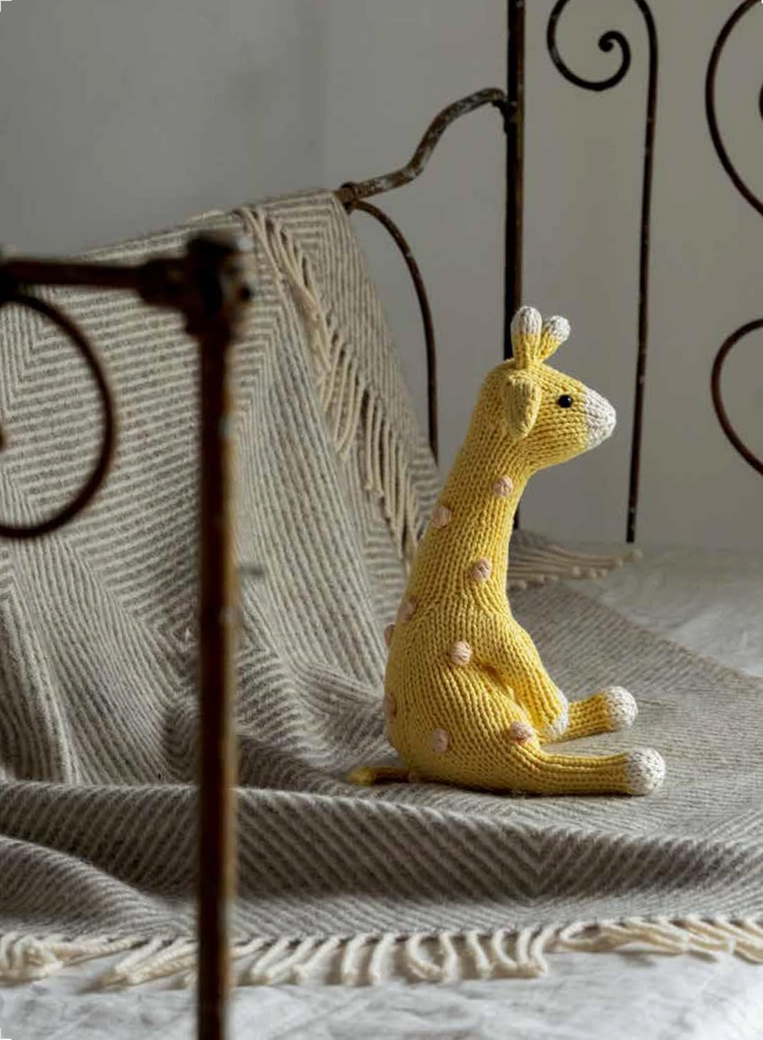 Amigurumi KNIT – Adorable Knitted Animals with Knitting Needles – Japanese Knitting Pattern Book