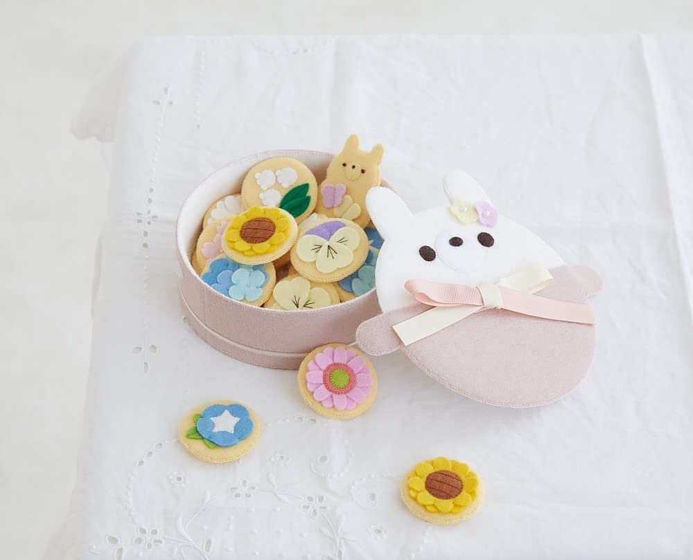 Let's Play Home with FELT Foods and Toys - Japanese Felt Craft Book (NP)